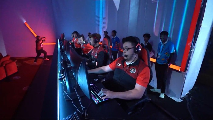 Timnas Crossfire di cabang olahraga (cabor) esports SEA Games 2023 Kamboja, bakal bertanding di babak grand final melawan Vietnam. Pertandingannya baru dimulai pada sore hari nanti.