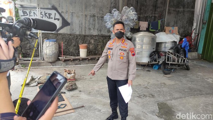 Kapolrestabes Semarang Kombes Irwan Anwar di lokasi pembunuhan yang korbannya dimutilasi dan dicor, Selasa (9/5/2023).