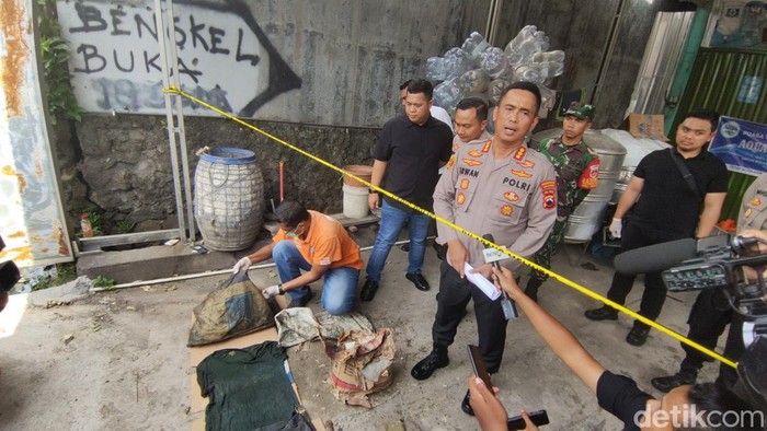 Kapolrestabes Semarang Kombes Irwan Anwar di lokasi pembunuhan yang korbannya dimutilasi dan dicor, Selasa (9/5/2023).