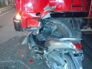 Motor Hantam Truk yang Berputar di Jalan Denpasar-Gilimanuk