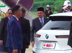Momen Kepala Negara ASEAN Tiba di Labuan Bajo Dijemput BMW iX