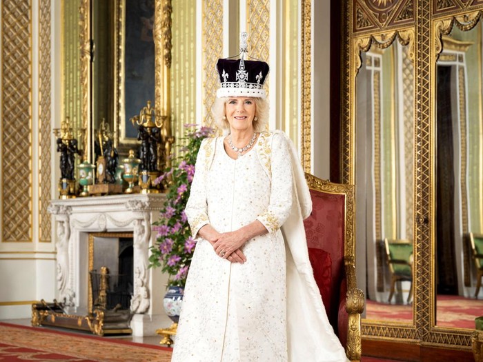 Britains Queen Camilla is pictured in The Green Drawing Room of Buckingham Palace, London. The Queen is wearing Queen Marys Crown and Robe of Estate. Picture made available: Monday May 8, 2023. Hugo Burnand/Royal Household 2023/Handout via REUTERS    THIS IMAGE HAS BEEN SUPPLIED BY A THIRD PARTY. MANDATORY CREDIT. EDITORIAL USE ONLY. NO RESALES. NO ARCHIVES. NO NEW USE AFTER 0001HRS JANUARY 1, 2024, WITHOUT PRIOR, WRITTEN PERMISSION FROM ROYAL COMMUNICATIONS. NO COMMERCIAL OR BOOK SALES. THE PHOTOGRAPH MUST NOT BE DIGITALLY ENHANCED, MANIPULATED OR MODIFIED IN ANY MANNER OR FORM.   REFILE - CORRECTING DATE INFORMATION AND SUPPLYING ADDITIONAL RESTRICTIONS