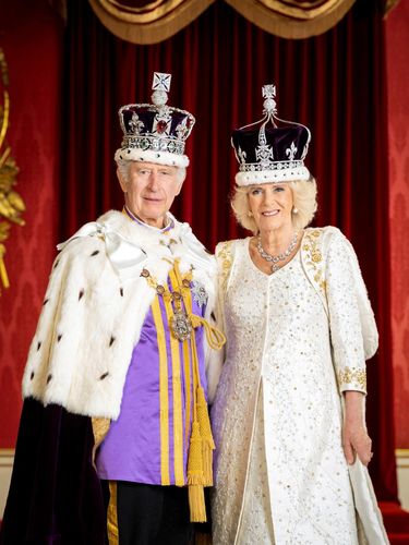 Kerajaan Inggris Rilis Foto Resmi Terbaru Usai Penobatan Raja Charles III Britain's King Charles and Queen Camilla are pictured in the Throne Room at Buckingham Palace, London, Britain, in this photo made available May 8, 2023. Hugo Burnand/Royal Household 2023/Handout via REUTERS THIS IMAGE HAS BEEN SUPPLIED BY A THIRD PARTY. MANDATORY CREDIT. EDITORIAL USE ONLY. NO RESALES. NO ARCHIVES. NO NEW USE AFTER 0001HRS JANUARY 1, 2024, WITHOUT PRIOR, WRITTEN PERMISSION FROM ROYAL COMMUNICATIONS. NO COMMERCIAL OR BOOK SALES. THE PHOTOGRAPH MUST NOT BE DIGITALLY ENHANCED, MANIPULATED OR MODIFIED IN ANY MANNER OR FORM. REFILE - CORRECTING DATE INFORMATION AND SUPPLYING ADDITIONAL RESTRICTIONS