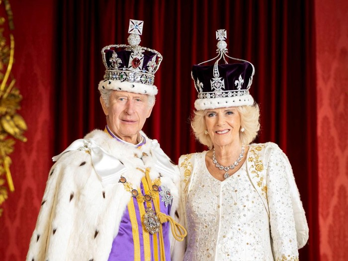 Britains King Charles and Queen Camilla are pictured in the Throne Room at Buckingham Palace, London, Britain, in this photo made available May 8, 2023. Hugo Burnand/Royal Household 2023/Handout via REUTERS    THIS IMAGE HAS BEEN SUPPLIED BY A THIRD PARTY. MANDATORY CREDIT. EDITORIAL USE ONLY. NO RESALES. NO ARCHIVES. NO NEW USE AFTER 0001HRS JANUARY 1, 2024, WITHOUT PRIOR, WRITTEN PERMISSION FROM ROYAL COMMUNICATIONS. NO COMMERCIAL OR BOOK SALES. THE PHOTOGRAPH MUST NOT BE DIGITALLY ENHANCED, MANIPULATED OR MODIFIED IN ANY MANNER OR FORM.   REFILE - CORRECTING DATE INFORMATION AND SUPPLYING ADDITIONAL RESTRICTIONS