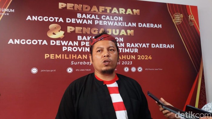 Ketua KPU Jatim Choirul Anam
