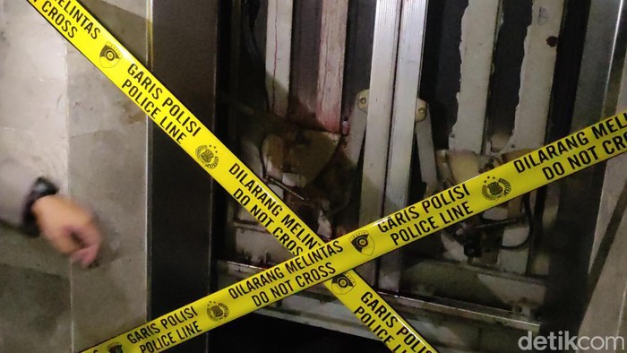 Lokasi kejadian teknisi tewas terjepit lift di gedung E kawasan kantor Pemprov Jateng, Semarang.