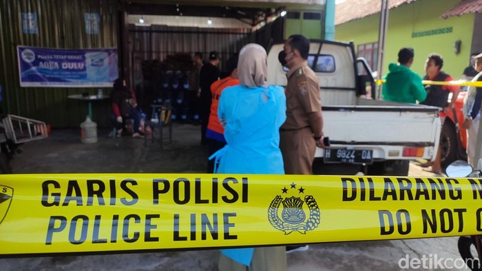 Lokasi penemuan mayat pria dicor di depot air minum isi ulang di Jalan Mulawarman, Tembalang, Semarang, pada Senin (8/5/2023).