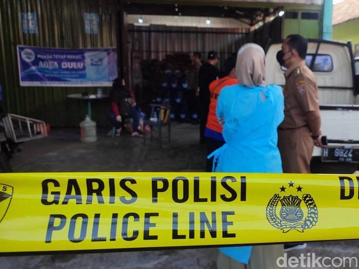Lokasi penemuan mayat pria dicor di depot air minum isi ulang di Jalan Mulawarman, Tembalang, Semarang, pada Senin (8/5/2023).