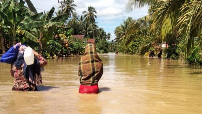 Banjir di Kecamatan Tommo, Mamuju, Sulawesi Barat (Sulbar).