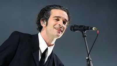 Sah! Matty Healy Resmi Nikahi Gabbriette di Bekas Rumah Madonna