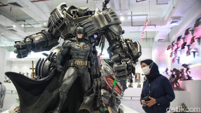 Ratusan action figure dari berbagai karakter bertajuk 'Statues 4 Heroes Gallery' dipamerkan di Lotte Avenue Mall, Jakarta. Yuk intip foto-fotonya.