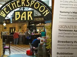 Zonk! Bar Ini Tawarkan Minuman Paling Buruk Untuk Pelanggannya