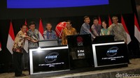 MPX Logistics International Tbk. (MPXL), salah satu perusahaan jasa pengangkutan dan perdagangan komoditas dan limbah infrastruktur, melakukan Initial Public Offering (IPO) dan resmi mencatatkan sahamnya dengan kode saham MPXL di Bursa Efek Indonesia (BEI).