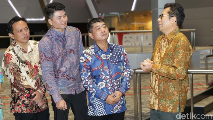 PT MPX Logistics International Tbk (MPXL) melakukan penawaran perdana saham (IPO) di Bursa Efek Indonesia. MPXL menjadi emiten ke-863 di BEI.