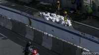 Sebagai catatan, saat ini Pemprov DKI Jakarta tengah mengerjakan proyek pembangunan MRT Jakarta fase 2 membentang sepanjang sekitar 11,8 kilometer dari kawasan Bundaran HI hingga Ancol Barat. Fase 2 ini melanjutkan koridor utara-selatan fase 1 yang telah beroperasi sejak 2019 lalu, yaitu dari Lebak Bulus sampai dengan Bundaran HI.