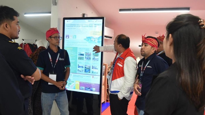 Pertamina pamerkan desa wisata binaan.