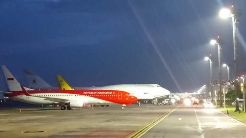 Sembilan psawat kepresidenan parkir di Bandara Bali malam ini, Brunei bawa dua. (Triwidiyanti/detikBali)
