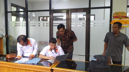 Perwakilan PKS mendaftarkan bacaleg di Kantor KPU Jembrana, Selasa (9/5/2023). (I Putu Adi Budiastrawan/detikBali)