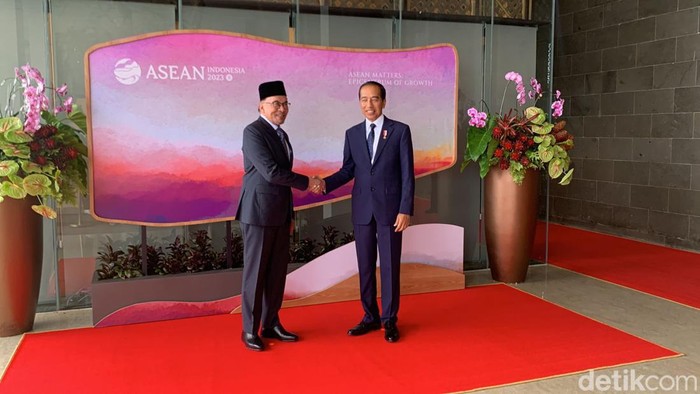 Presiden Jokowi dan PM Malaysia Anwar Ibrahim