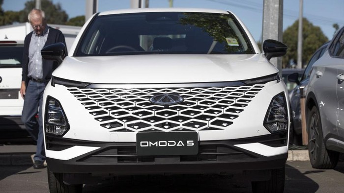Chery Automobile Co. Omoda 5 vehicles at a dealership in Sydney, Australia, on Thursday, May 4, 2023. Chery is the latest Chinese carmaker trying to win over Australians with gasoline-powered SUVs pitched at the lower end of the market. Photographer: Brent Lewin/Bloomberg via Getty Images