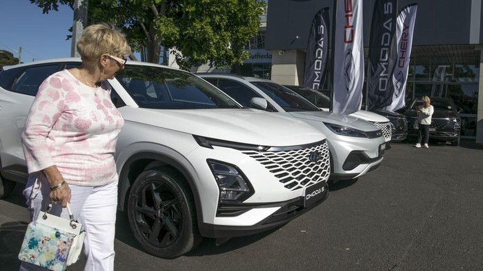 Chery Automobile Co. Omoda 5 vehicles at a dealership in Sydney, Australia, on Thursday, May 4, 2023. Chery is the latest Chinese carmaker trying to win over Australians with gasoline-powered SUVs pitched at the lower end of the market. Photographer: Brent Lewin/Bloomberg via Getty Images