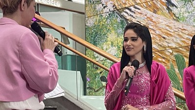 Potret Putri Bahrain Berkunjung ke Jakarta, Cantik dengan Dress Fuschia