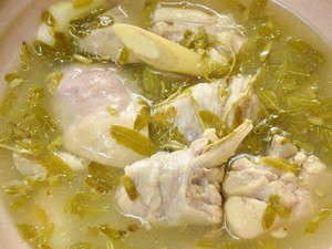 Resep Sup Ayam Daun Asam yang Berkuah Bening Asam Segar