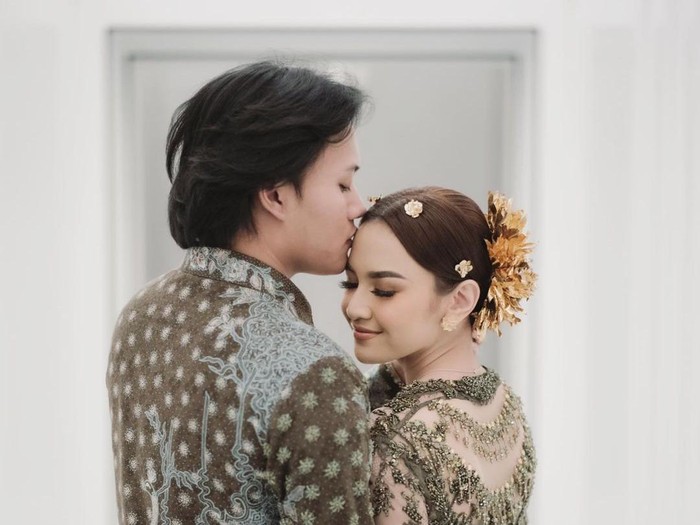 Kemesraan Rizky Febian dengan Mahalini.