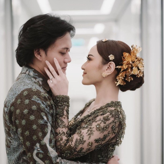 Kemesraan Rizky Febian dengan Mahalini.