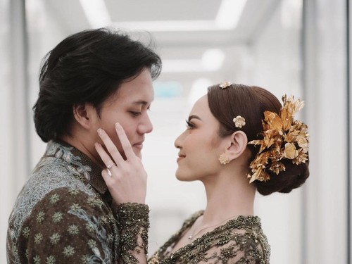 Kemesraan Rizky Febian dengan Mahalini.