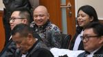 Senyum Irjen Teddy Minahasa Hadapi Sidang Vonis Kasus Narkoba