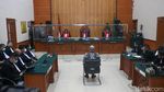 Senyum Irjen Teddy Minahasa Hadapi Sidang Vonis Kasus Narkoba