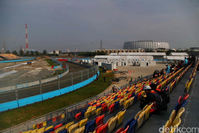 Jakarta E-Prix 2023 akan kembali digelar, 3-4 Juni 2023 mendatang. Sirkuit Ancol, Jakarta Utara, untuk ajang itu sudah rampung 100 persen.