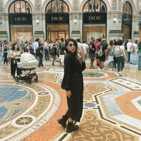 Tanpa hijab dan cadar, Tareena tampil stylish dan memamerkan gaya fashionnya di Instagram bak influencer fashion. Foto: dok. Instagram