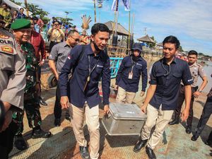 Perjuangan Tim Ekspedisi Susur Sungai BI Antar Uang Rupiah ke Pelosok Kalteng
