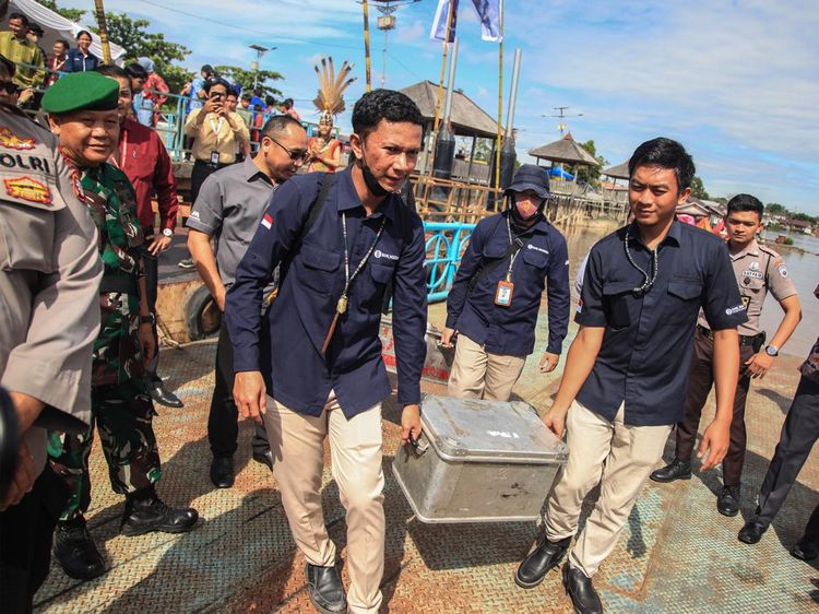 Perjuangan Tim Ekspedisi Susur Sungai BI Antar Uang Rupiah ke Pelosok Kalteng