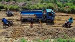 Tolong... Jalan di Muaro Jambi Rusak Parah Bak Kubangan