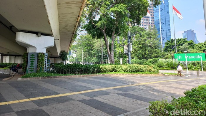 Trotoar tempat tugu Jakarta Kota Kolaborasi di bawah flyover Karet-Sudirman (Anggi/detikcom)
