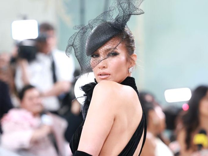 NEW YORK, NEW YORK - MAY 01: Jennifer Lopez attends The 2023 Met Gala Celebrating 