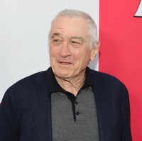 Aktor Robert De Niro merupakan ayah tujuh anak dari empat pasangan berbeda. Anak bungsunya, Gia Virginia Chen De Niro, lahir pada 2023, saat De Niro sudah berusia 79 tahun. Foto: Getty Images/Dia Dipasupil