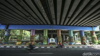Pengecatan sisi utara ini dilakukan setelah sisi selatan fly over rampung beberapa waktu lalu. Pengerjaan ini dilakukan dengan target 3 minggu, diketahui sebanyak 8 orang petugas diturunkan.