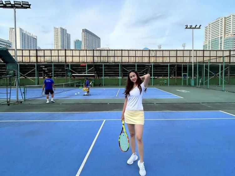 Jelang Kepala 4, Potret Body Goals Aura Kasih Berkat Olahraga Bikin Ngiri