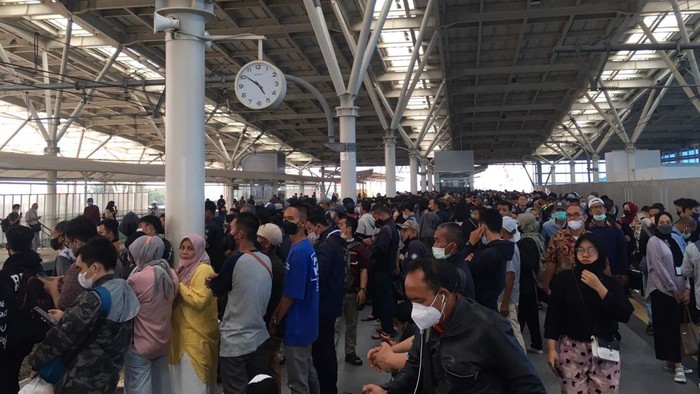 Auto Sesak di Stasiun Manggarai saat Jam Pulang Kantor (Magdalena Handrica Natasya Gadja/detikcom)