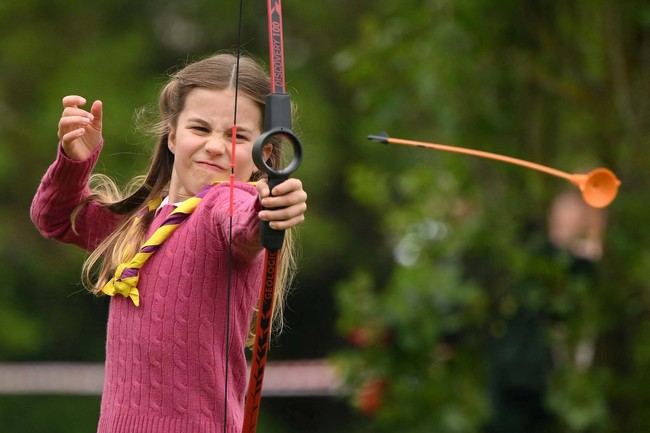 Studi Outdoor Toys belum lama ini merilis daftar anak paling kaya di dunia. Ada 10 yang masuk daftar teratas, dan menariknya, Putri Charlotte berada di urutan pertama. Foto: Daniel Leal/Pool via REUTERS