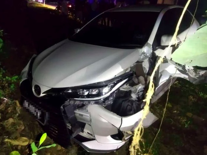 Bocah 3 tahun dan 6 tahun nyetir Toyota Vios