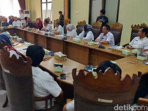 Bantahan Dinas PU Bandar Lampung Mobil Dinas Dipakai Pasang Bendera NasDem