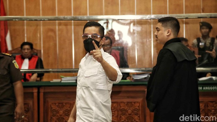 Mantan Kapolres Bukittinggi AKBP Dody Prawiranegara menjalani sidang vonis di Pengadilan Jakarta Barat, Rabu (10/5/2023). AKBP Dody Prawiranegara divonis 17 tahun penjara dan denda Rp 2 miliar subsider 6 bulan penjara dalam kasus peredaran narkoba yang turut menjerat eks Kapolda Sumbar Irjen Teddy Minahasa.