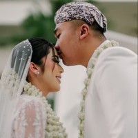 Fay Nabila sendiri dinikahi Rama di usia yang tergolong muda, yaitu 23 tahun. Walaupun masih muda namun Fay tampaknya sudah siap menjadi seorang istri bagi suaminya. Foto: Instagram/@ruangphotoworks