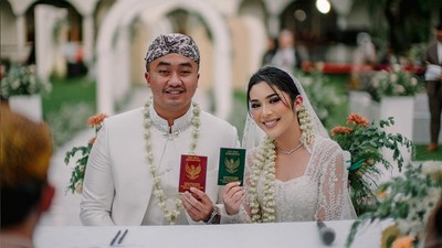 8 Foto Pernikahan Fay Nabila & Rama Restu, Dapat Kado Mobil Idaman Dari Suami