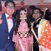 Jerome Polin tampil ala Conan. Sementara Rossa tampil dengan Kimono menirukan Nezuko yang berpasangan dengan Fadil Zaidi yang cosplay ala Zenitsu. Foto: Instagram